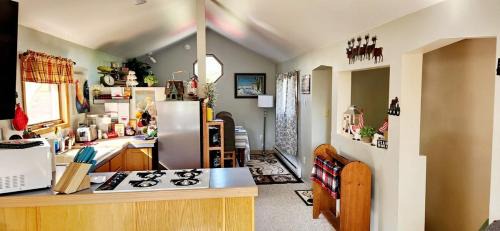 Sterling House | Soldotna Alaska 1 bedroom Split Level Guesthouse