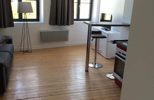 Peronne Apartment | Som'home