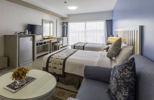 Ko Sichang Hotel | Somewhere Koh Sichang