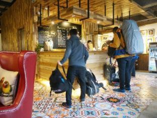 Chengdu City Centre Hostel | SONDERIA Lazybones Hostel-Wenshu Temple Side,Near Chenghuangmiao Metro,Cozy Hostel with All-Day Brunch, Travel Agency & Local Bar Vibes