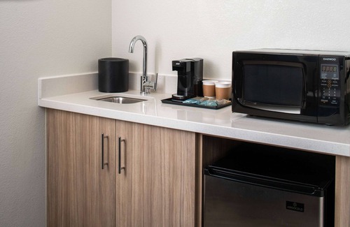 Renton Hotel | Sonesta Select Seattle Renton Suites