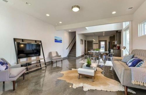 Chestnut Hill House | Songbird Suite AB