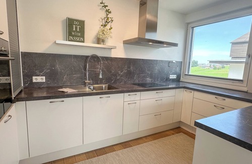 Seekirchen am Wallersee Apartment | "SONNENGRÜN" - Premium Apartments Seekirchen, 3-room apartment with balcony