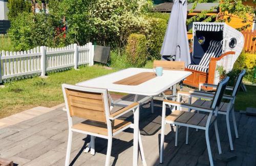 Monkebude House | Sonniges Ferienhaus Fischer-Huus vor Usedom & direkt am Haff und Wasserzugang