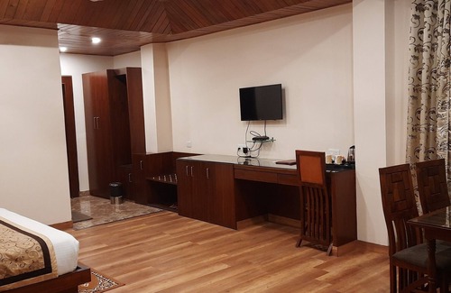 Sidhpur Hotel | Soothing hotel with AC in Dharamshala - 18 bedrooms available