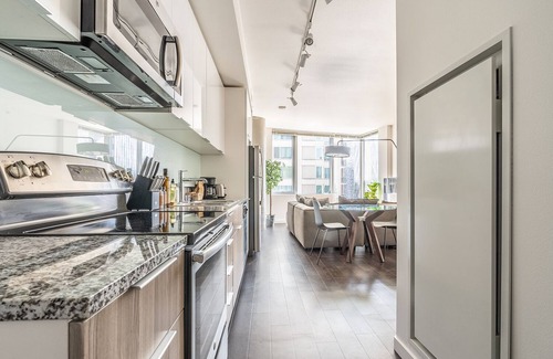 West Bellevue Apartment | Sophari Bellevue Tower Apts