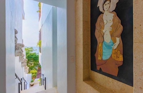 Colonia 5 de Diciembre Villa | Sophisticated Villa Iris, Walk to Beach and Malecon Boardwalk