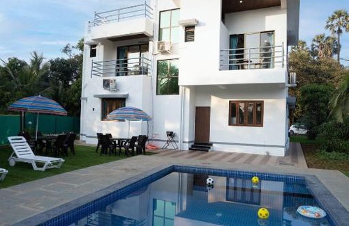 Tarapur House | Сorner of india