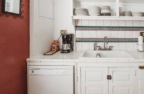 Trinidad Bed & Breakfast | Sorrentino Suite · Grand Suite in Charming Historic Mansion!