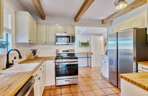 Parker Ridge House | SoSo Orchid House - Historic Tropical Retreat