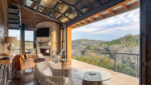 Dripping Springs House | Sotol by AvantStay Direct River Access Views