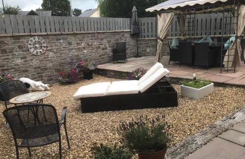 Talgarth Bed & Breakfast | Sound of the River