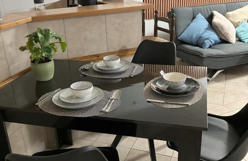 Weilerswist Apartment | Souterrain Whirlpool-Apartment nahe Phantasialand