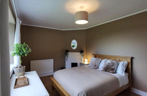 Spean Bridge House | South Lodge, Glenfintaig