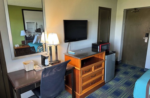 North Ridgeville Hotel | South Ridge Inn