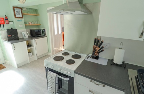 Louth Cottage | SOUTHFIELDS ANNEX, pet friendly, with a garden in Louth