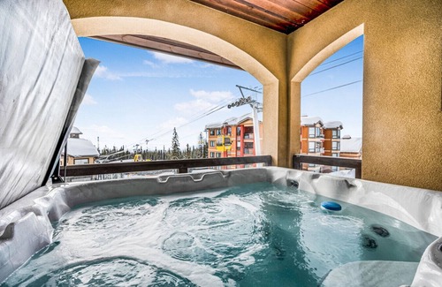 Big White Ski Resort Condo | Southpoint 25. 2 Bdrm Ski In/Out w Hot Tub