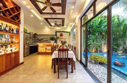Hoi An City Centre House | Spacious 10-bedroom house in enchanting Hội An with AC