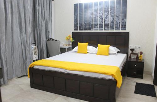 Greater Kailash Apartment | Spacious 1BHK Suite Prime Location w/2 baths (12)