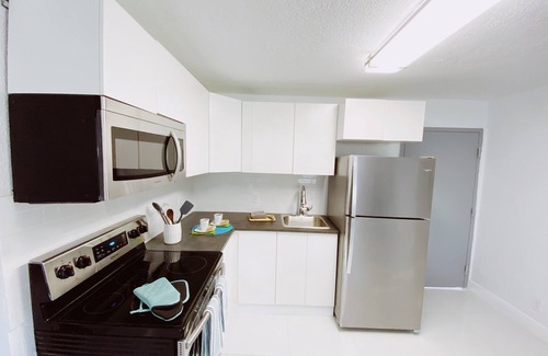 Coconut Grove Apartment | Spacious 2-Bed, 2-Bath in the Center of Miami w/Free Parking