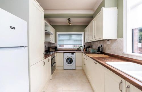 Barton-upon-Humber House | Spacious 2 Bedroom Home in Barton-upon-Humber