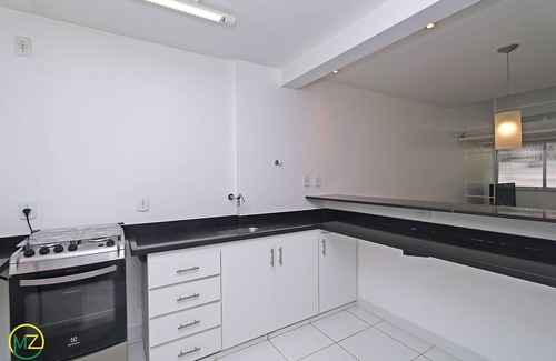 Leme Apartment | Spacious 2 bedroom apartment in Leme