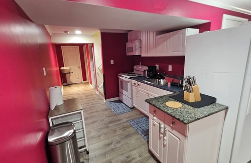 Fairland Apartment | Spacious 2 Bedroom Basement Apartment in Silver Spring