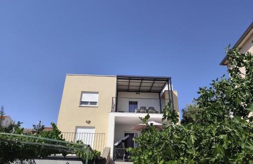 Zaboric Apartment | Spacious 2-bedroom apartment with terrace sea view