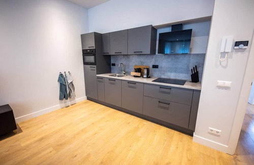 Hillegersberg-Zuid Apartment | Spacious 2 Bedroom Serviced Apartment 77M2 -VP2B-