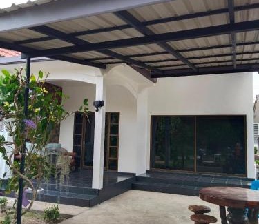 Thong Chai House | Spacious 2-bedroom villa near beach