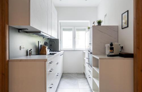 Purkersdorf Apartment | Spacious 2 - Room Apartment - 6 Guests, 24h Check-in, Near Vienna