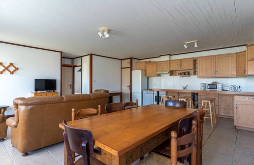 Mimizan House | Spacious 2-Star House for 10, Near Beach, with Garden and BBQ - Mimizan
