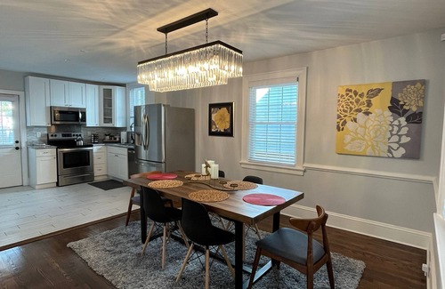 Mosby House | Spacious 2900 SQ Feet House In Ginter Park, 10 min to Everywhere