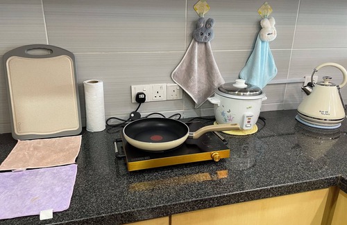 Kuching Apartment | Spacious 3-bedroom apartment with AC, fitness room in charming Kuching