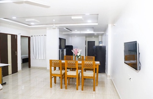 Ujjain Apartment | Spacious 3-bedroom apartment with AC, WiFi in wonderful Ujjain