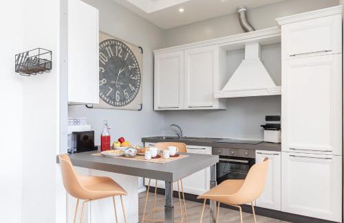 Quarto dei Mille Apartment | Spacious 3-Bedroom Apartment - 10 Min to City Center & 5 Min to Gaslini Hospital