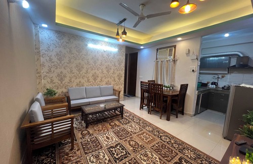 Sainik Farm Apartment | Spacious 3-bedroom apartment in enchanting DL with WiFi, AC