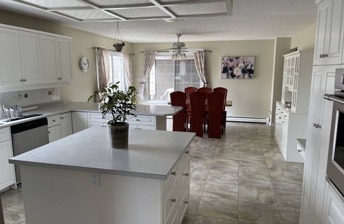 Sardis House | Spacious 3-bedroom home with beautiful gardens