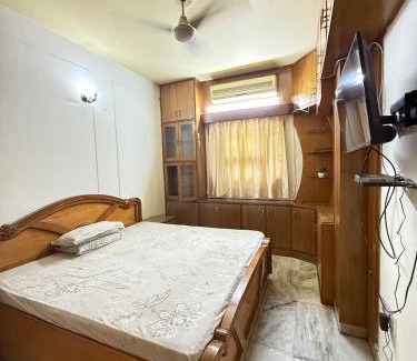 Vidhyadhar Nagar Apartment | Spacious 3BHK Stay with Balcony & Kitchen comforts