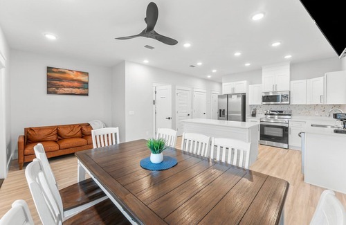 Gulf Lagoon Beach House | Spacious 4-bedroom Retreat Prime Location Walk to Beach Sleeps 14 - Unit B