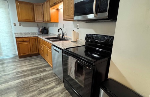 Green Bay House | Spacious 4 bed home near Lambeau Field