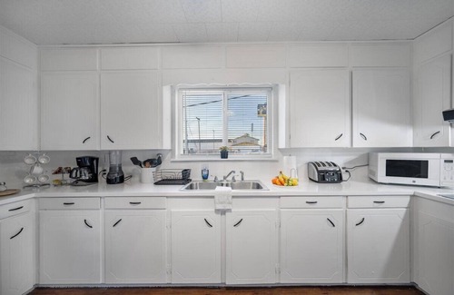 New Braunfels House | Spacious 4-Bedroom House with AC and WiFi in Charming New Braunfels