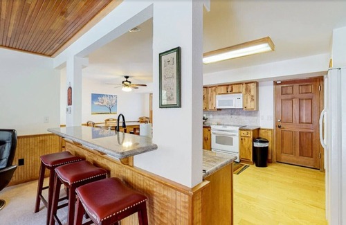 Estes Park House | Spacious 4 Bedroom Home w/River Access, Close to RMNP!