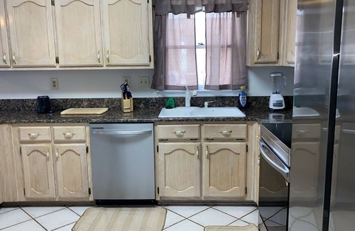 Harbor Town House | Spacious 4-bedroom House Perfect for Family weekend