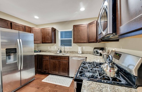 Fountain Square House | Spacious 4-bedroom house with WiFi, AC in brilliant Indianapolis