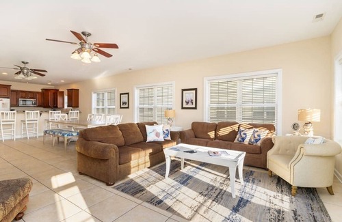 Windy Hill House | Spacious 5 Bdroom W/Private Pool, Walk 2 The Beach