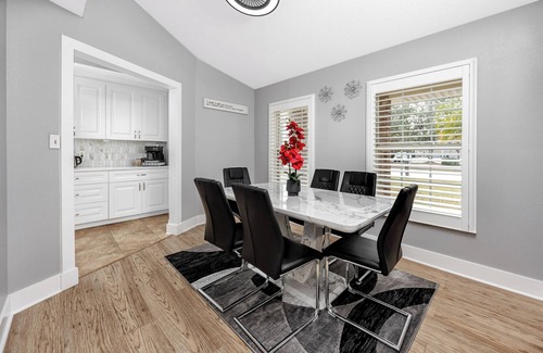 Largo House | Spacious 5-bedroom 3 bath house in Largo with heated pool and hot tub