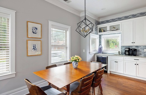 Charlotte House | Spacious 5-bedroom house in the heart of Charlotte.close to everything!