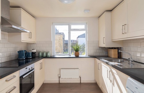 Camden Town Apartment | Spacious 5-Bedroom Home in Camden Town – Ideal for Groups & Families