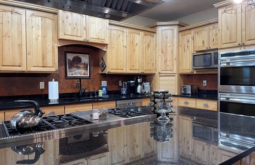 Bozeman House | Spacious 5-bedroom house in beautiful Belgrade with WiFi
